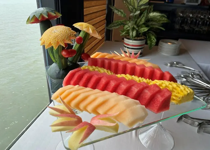 Boutique Cruise  5*
